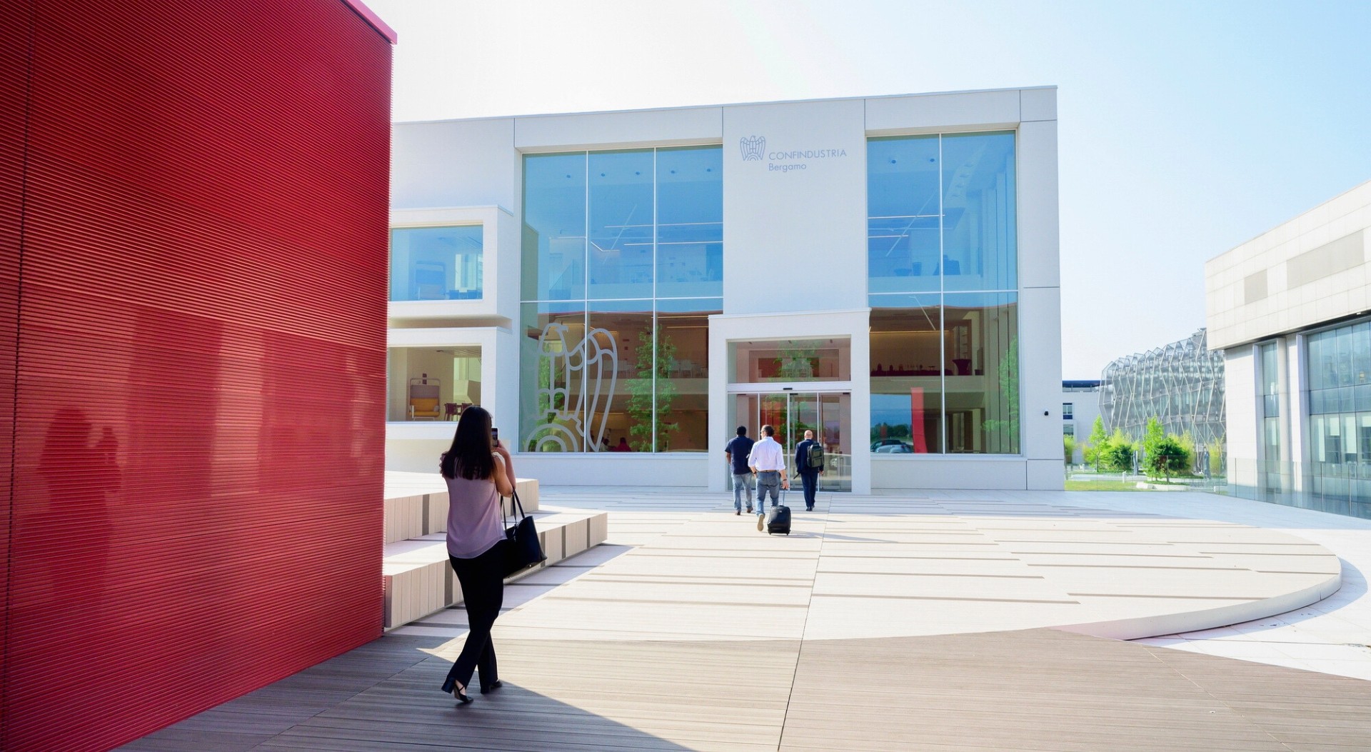 YARD REAAS Project & Construction Manager di Servizi Confindustria Bergamo nella creazione della piazza della sede di Confindustria Bergamo al Kilometro Rosso