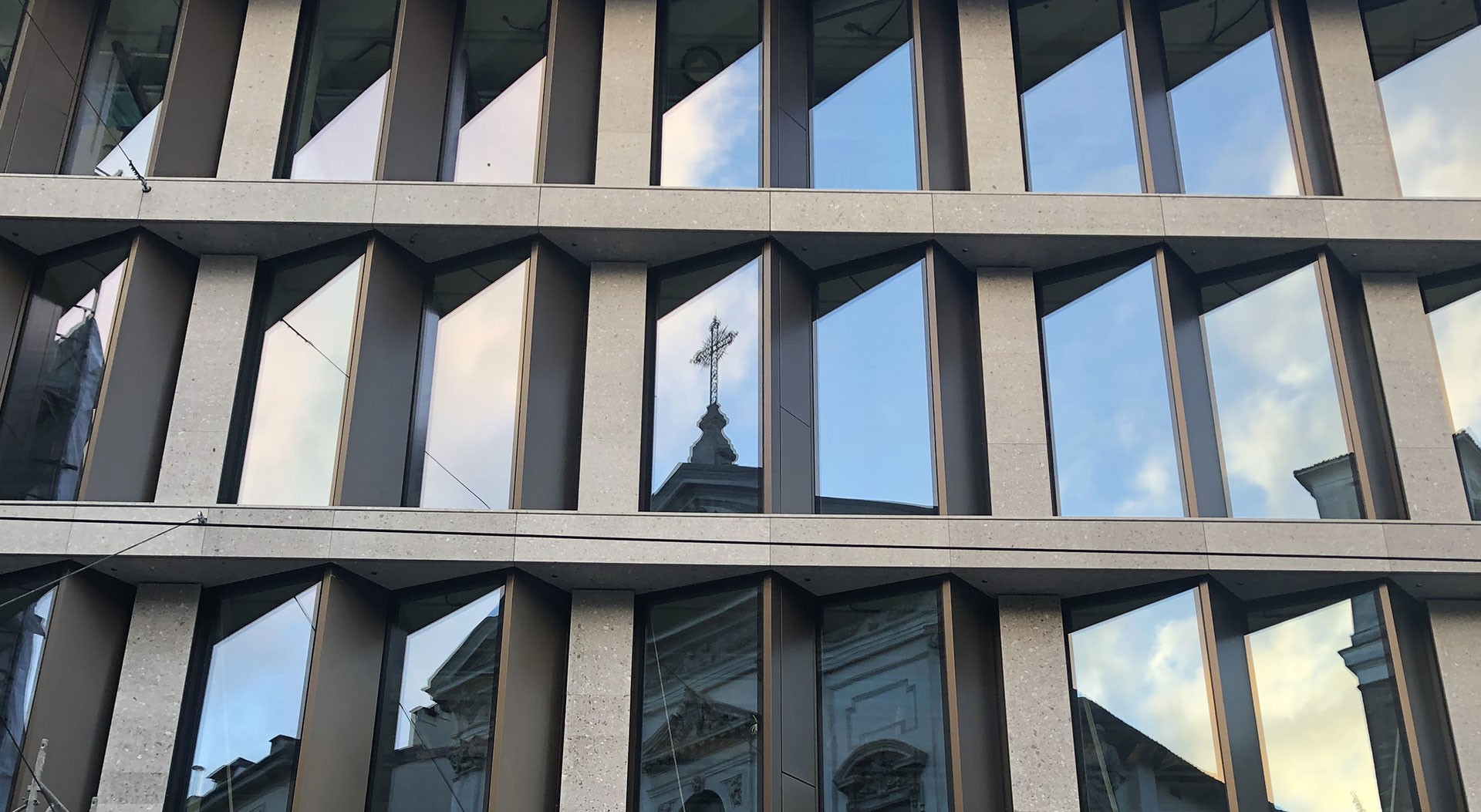 Yard Reaas advisor tecnico di Barings nella vendita di un immobile ad uso uffici in Corso di Porta Vigentina 9, Milano